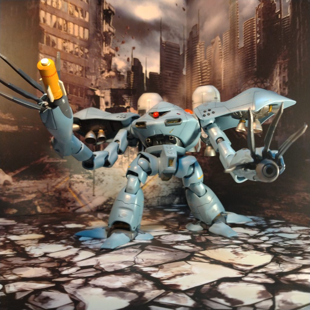 毎度おなじみ!スジ彫り入れてのグラデーション塗装です!😄