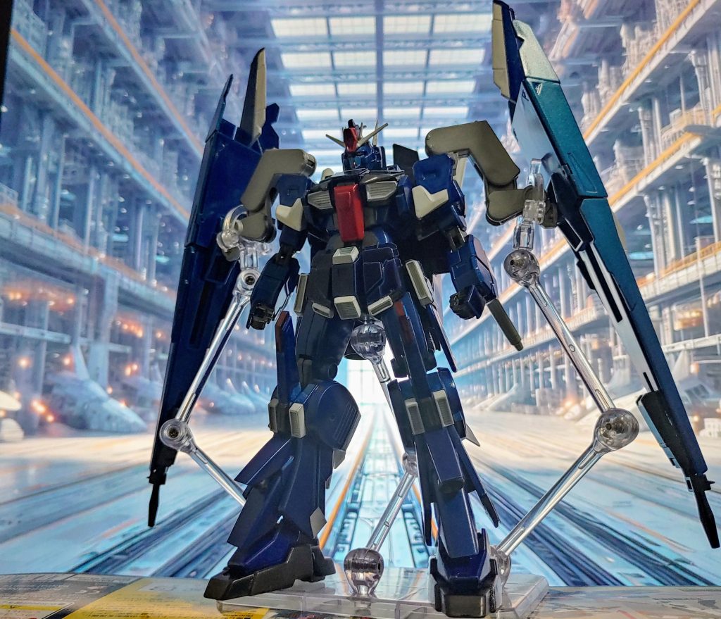 全体が入るアングルショットです。 基本素体も大きいですが、ギャフランのバインダーのおかげでmgと比肩するサイズになってしまいました