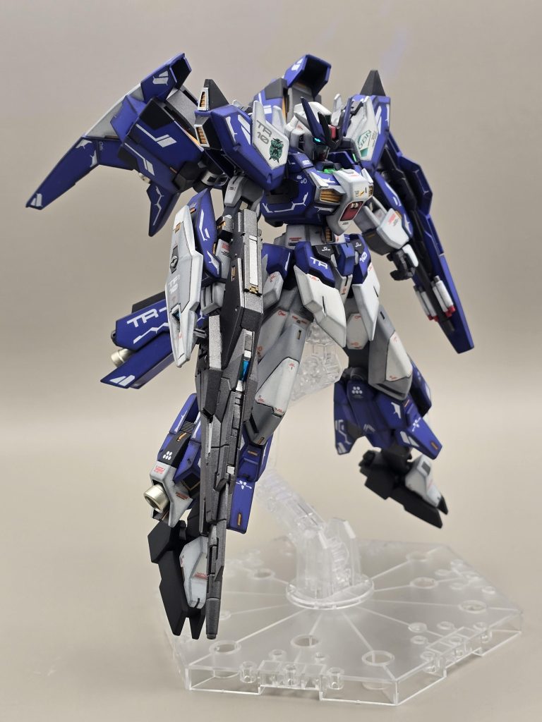 GP01FbのユニバーサルブーストポッドとGP03sのテールバインダーを参考としているようで、鬼のような機動力とのこと。対戦したもふもふ大佐が｢なんだあれは！バッタか！？｣といい声で叫んだとか・・・