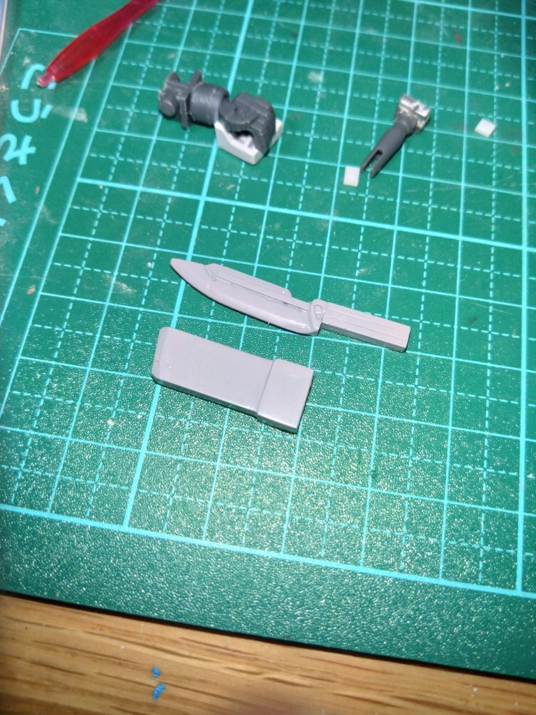 こちらは元々載せるつもりだったナイフです。多分いつか使います。