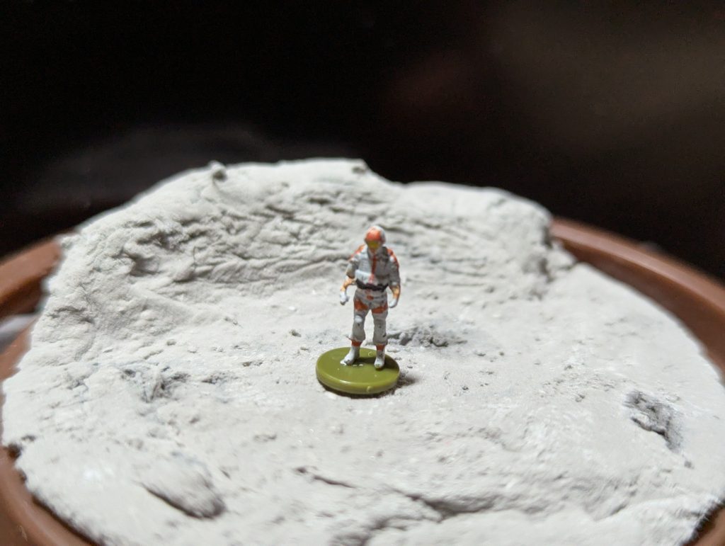 100均のジオラマ用軍人フィギュアをジュドー風に塗装