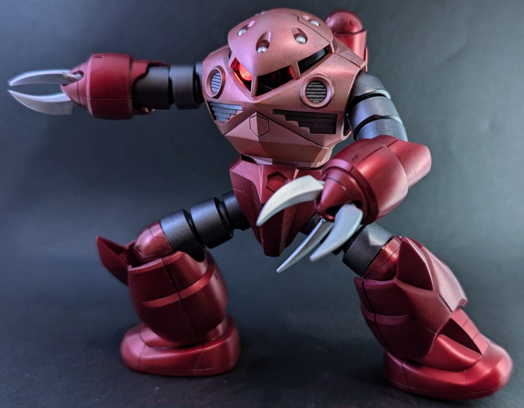 モノアイはマグネットLEDモジュールぶち込んで光るようになってます。蛍光塗料もいいけどLEDはまた一味違っていいですね。