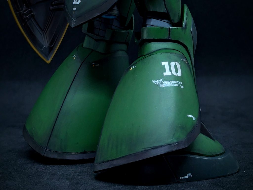 細かい部分もなかなかのお気に入りポイント！やはりモビルスーツはこうじゃなくっちゃね♬ ポージングとらせても、やはりオジサンは痺れます(*ﾉω・*)ﾃﾍ