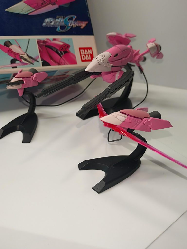  ネオ　「さて…進水式もまだというのに、お気の毒だがな」「仕留めさせてもらう！」宇宙空間でシンのインパルスと、レイのザクファントムが戦っているところめっちゃ好き！！