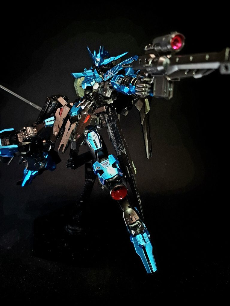 特殊機能   阿頼耶識システム Type-E本機独自の疑似阿頼耶識システム。本機の内部機構には、かつてのガエリオの部下であり阿頼耶識システムの被験体となったアイン・ダルトンの脳がシステムとして組み込まれており、其のシステムを介する事で本来請け負う脳の負担を軽減する事が出来る。この形態はキマリスヴィダールに換装してからも健在。