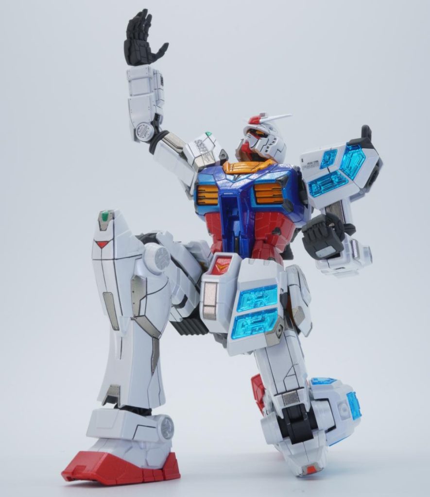 可動域がかなり良いので、万博ポーズも可能です。ここまでご覧頂きありがとうございました。下記塗装レシピです。・装甲、武器等ホワイト…GGXホワイト、ムーンストーンパールブルー①…ピンクサフ、純色パールシアンブルー②…純色パールシアン+パールクリアーホワイトイエロー…ピンクサフ、純色パールイエローレッド…ピンクサフ、パールプレミアムレッド・関節、武器等ブラック…グラファイトブラック・ワンポイントシルバー…スターブライトジェラルミン