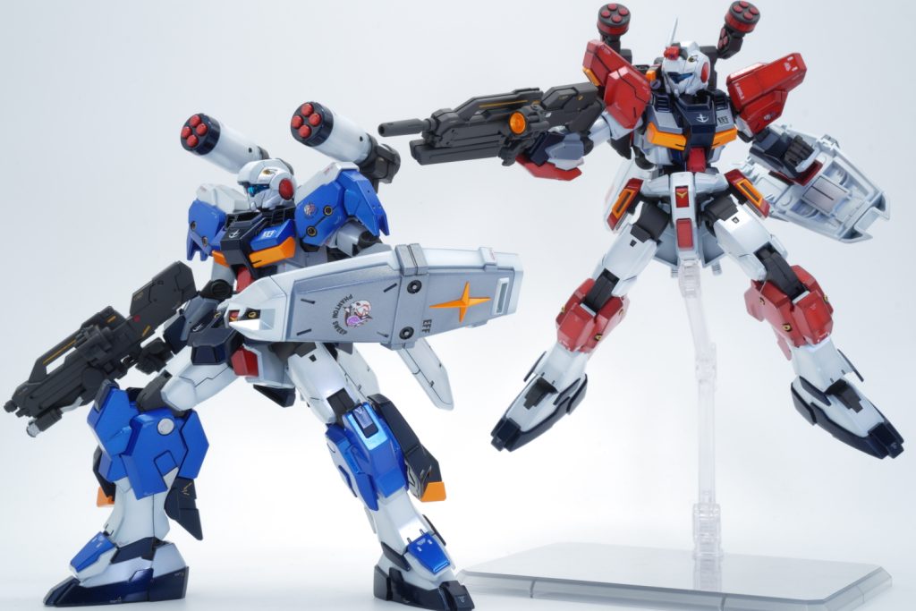 スタンダードアーマーとポーズをさせて並べてみました。