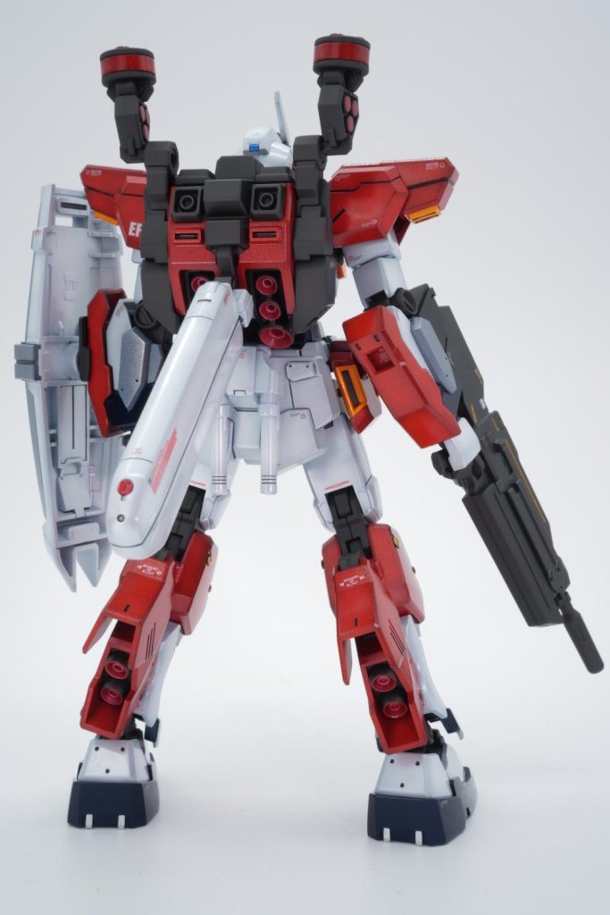 腰のサイドアーマーは塗り分けが必要でした。