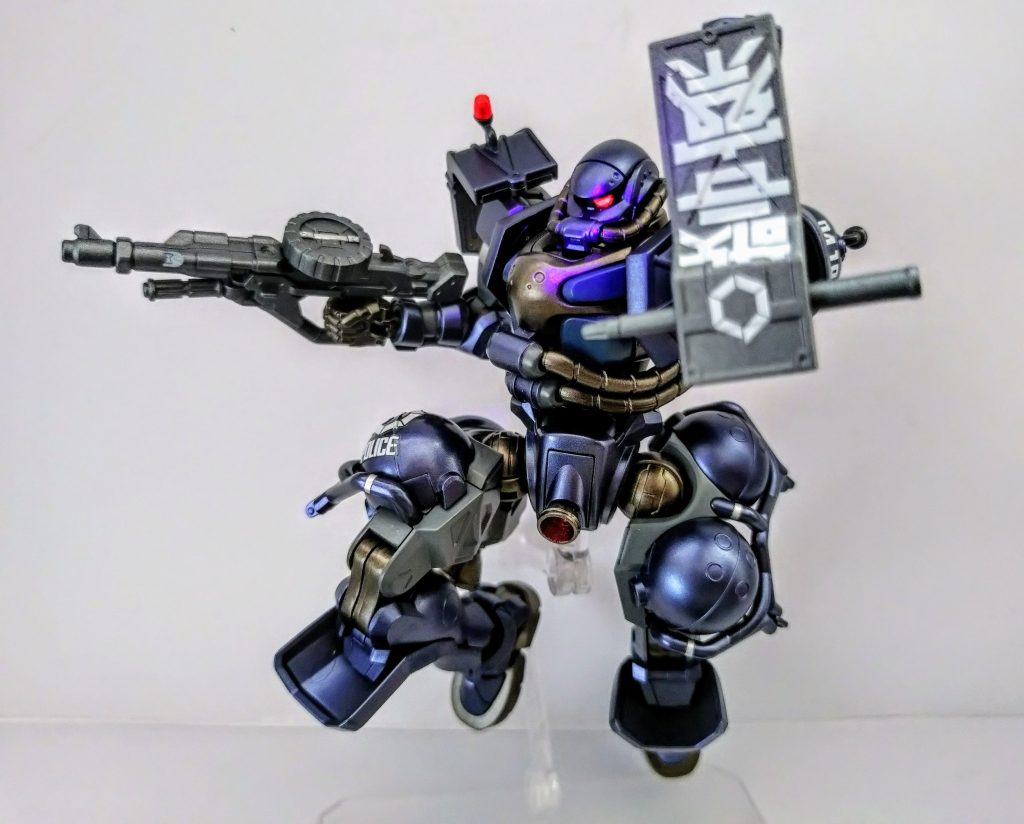 モノアイとパトランプはブラックライトで光る様に画像ではパトランプまでブラックライト届いてませんがw