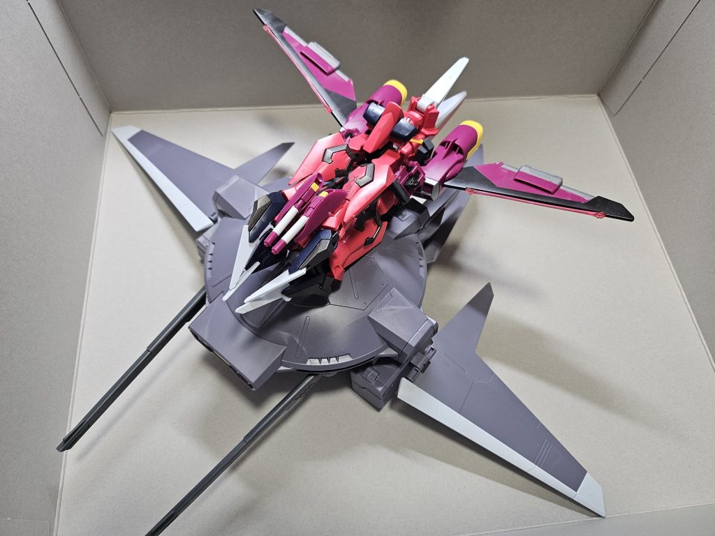 実はスカート裏にもアタッチメントを付けているので、キャバリアーにも装着出来ます。乗ってるだけでは無くちゃんとはめ込めます!