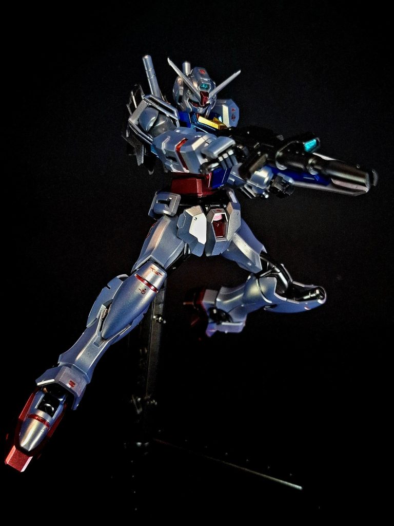 武装・必殺攻撃	ビーム・ライフル本機の主兵装。ガンダムの物と陸戦型ガンダムの物を組み合わせたようなデザインとなっている。