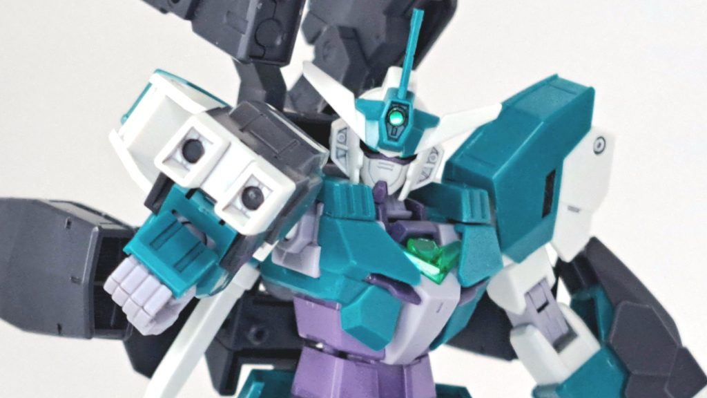 ハンドミサイルポッド前腕部のガントレットに装着する2連装ミサイルポッド。対MS戦を想定した中型ミサイルを発射可能。が、アルスとの最終決戦ではビームを発射している。ユーラヴェンとかサタニクスの腕には付けられなかったです