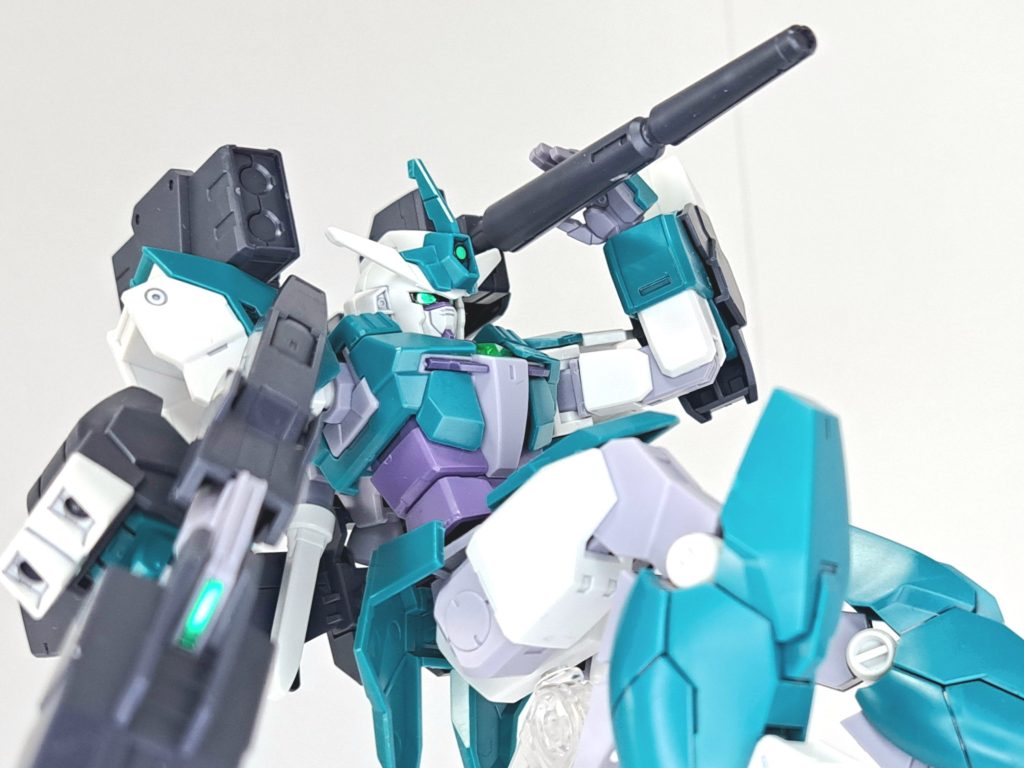 ミサイルポッドバックパック右側のハードポイントに接続されたミサイルポッド。対艦・対モビルアーマー用大型ミサイルを発射可能。ビームキャノンバックパック左側のハードポイントに接続される大型ビーム砲。砲身の強度は長時間の連射にも耐えうるものになっている。元々ヴィーナスアーマーに装備されていたものではなく、『Re:RISE』第4話で拠点攻略ミッションの成功報酬として入手した物をヒロトがビルドした追加装備。