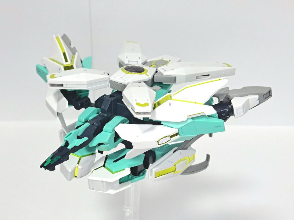 ネプチューンアーマーネプテイトガンダムの合体用パーツで構成された、コアガンダムのサポートメカ。飛行能力を有しており、コアガンダムを乗せてS.F.S.(サブフライトシステム)のように運用することができる。