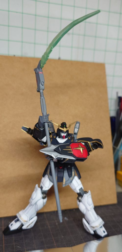 武器は大きめにして迫力重視で。