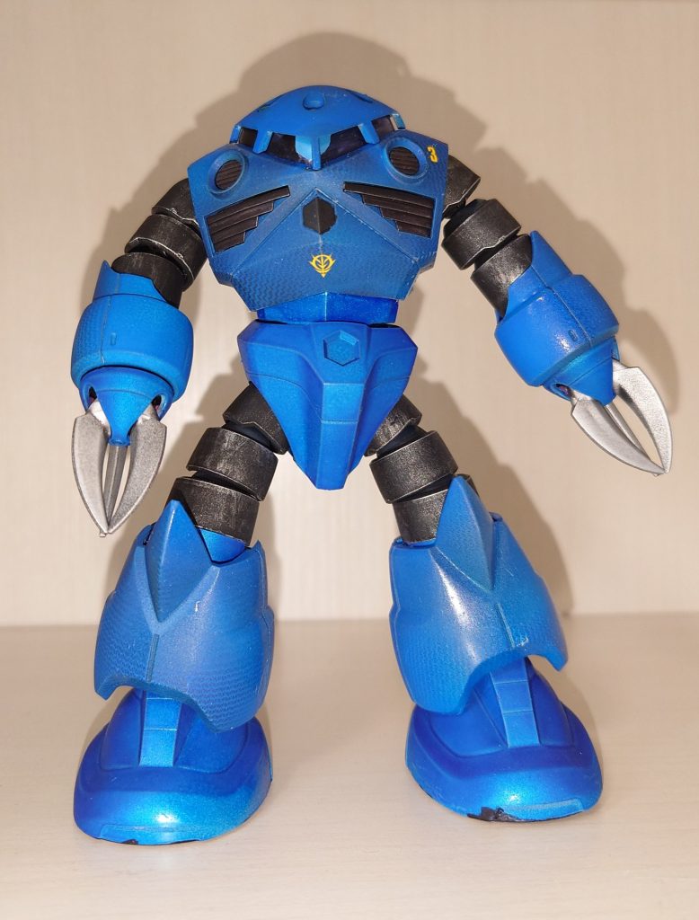 胴体・前腕などはインディブルー、胴体・ゲタはメタリックブルー、胸の排気口？はヘビーガンメタリック、黒い所は黒サフにシルバーでドライブラシのみ　つや消しﾄｯﾌﾟｺｰﾄかけてます