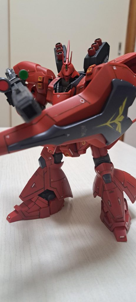 以前作ったのでこちらの機体は　総帥にも影武者がいたら、よしっ影武者の専用機としよう。同じ機体何度も作りたくなる病です。まあ中々キットとの出会いも少ないて事もあるんでしょうが、買う→想像する→組立→デカール→クリアー　これガンプラの楽しみです。嫁に聞きましたよ。答えはわかってましたが、一応。カッコいいら？私知らんもん。毎度の事。