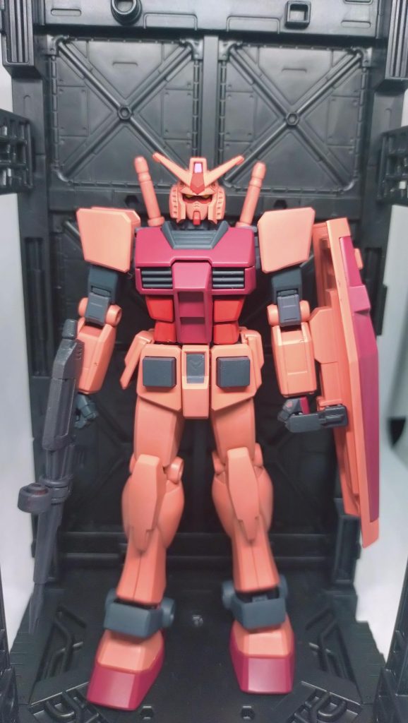 メインカメラはジオンに併せてピンク