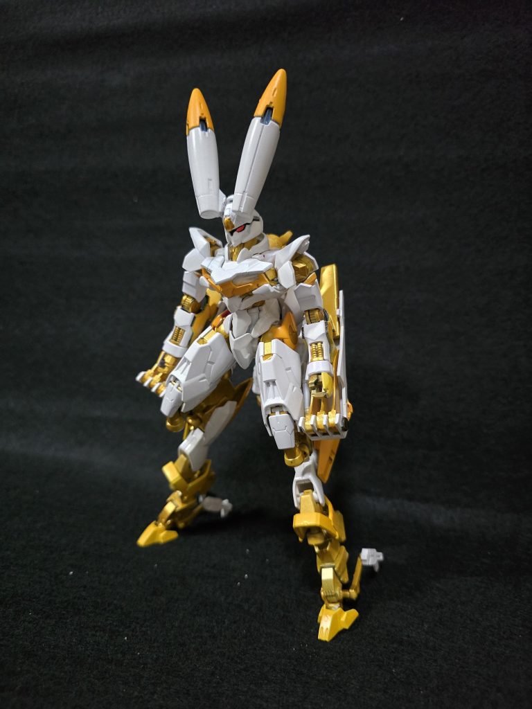 機体名:GUNDAM RABIRITH（ガンダムラビリス）接近戦特化の強襲型MSとして製造され、重力化では逆関節の脚部による立体機動で敵を翻弄し、圧倒的な速度で戦闘になる前に敵部隊を処理する。という設定です。兎をイメージして制作しています。