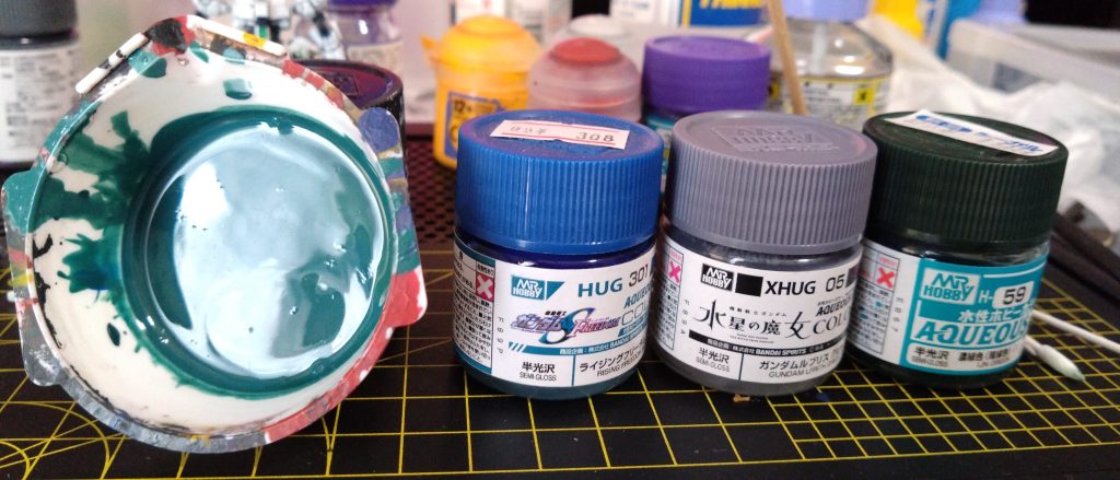 黒サプレッサーの関節は水性系の青4とライトグレー2と深緑4の割合かなぁ