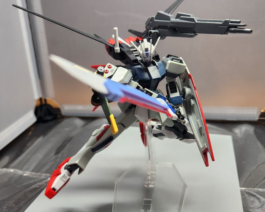 ストライカーカスタムや、サンダーボルトのフルアーマーのような機体が大好きなので、ストライクで再現しました。ストライクダガーが販売されてめっちゃ嬉しかったです。