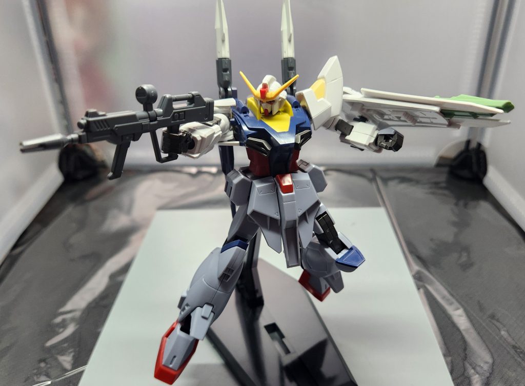 種撃ち。下半身がプロヴィデンスなので可動が低い。