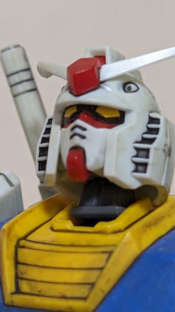 「な、なんだ！？ザ···ザクか！？」