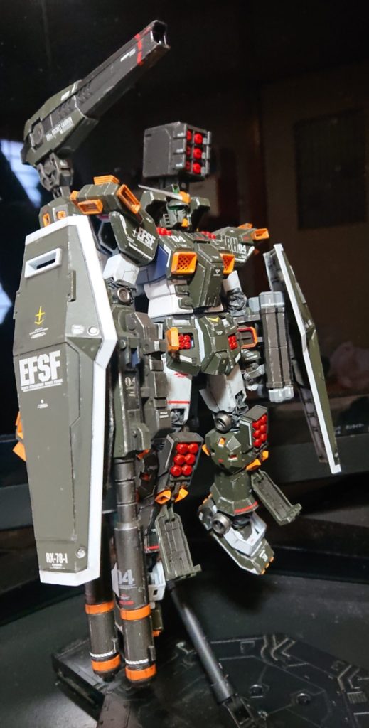 特にポージングもしていませんが、やっぱりこの色が落ち着きます（笑）