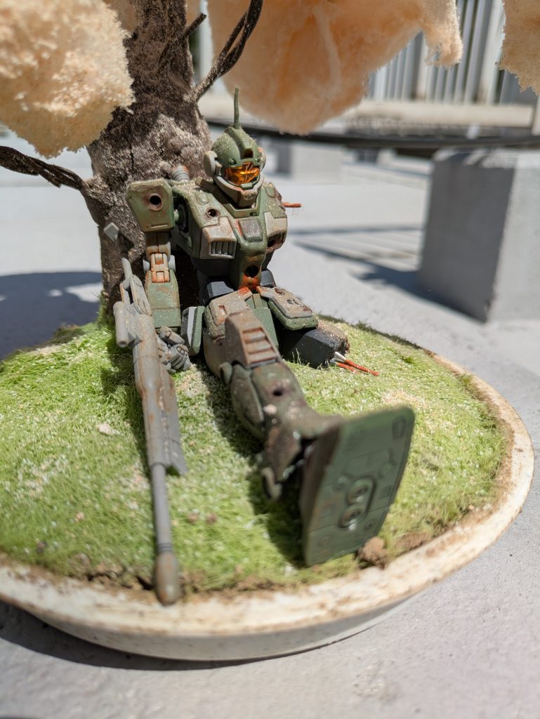 写真撮ってる時に気づいたのですが、スナイパーライフルを合わせ目処理しておけばリアリティがあって良かったのかなと…