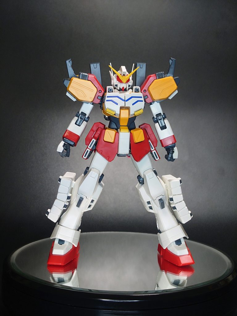 素組の武器無し状態かなりシンプルです。スジぼっても良いし、デカール貼りまくっても良いし、ウェザリングも似合いそうな素材です。