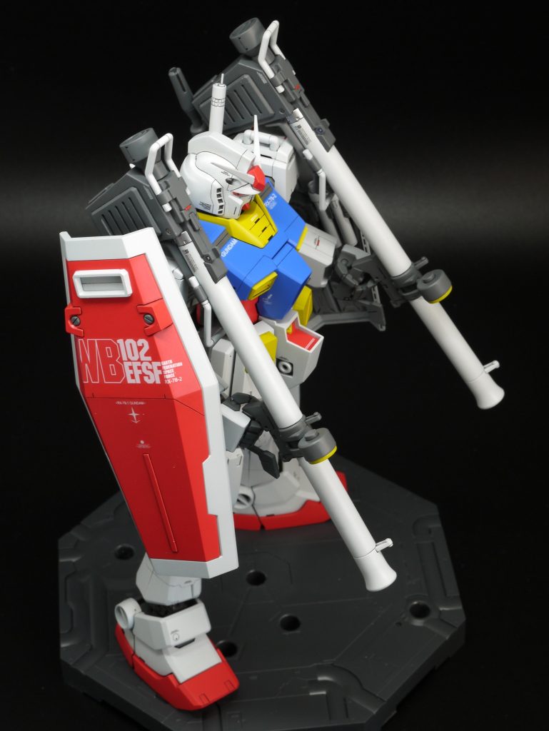 フルウェポン仕様です。1/72作例を見るためにセンチネル最終回のモデグラを買おうと思いましたが、プレ値が付いてしまって手が出ませんでした。しかし、違う号（279号）にも掲載されていることがわかり、購入して参考にしました。鎖骨の上に小さなフィンアンテナが付いていたことに気が付いたので、再現しています。記憶の中にはありませんでした。