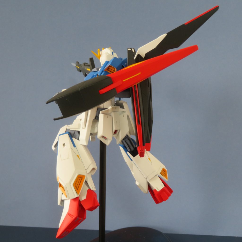 何が楽しくて戦いをやるんだよ! 貴様のような奴はクズだ、生きていちゃいけない奴なんだ!