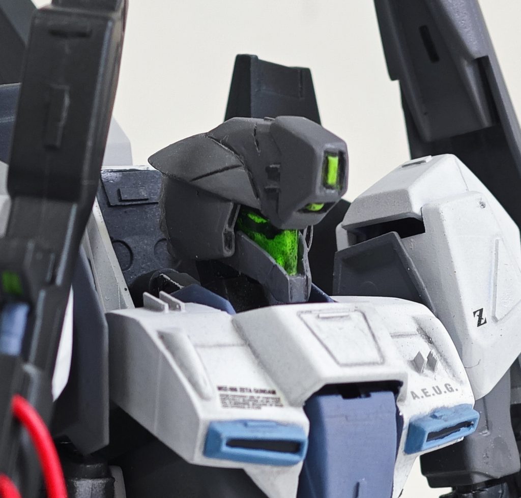 フェイスはアリオスガンダムゼータのフェイスの余りパーツはジャンクボックスの中に見つからなかったわ。