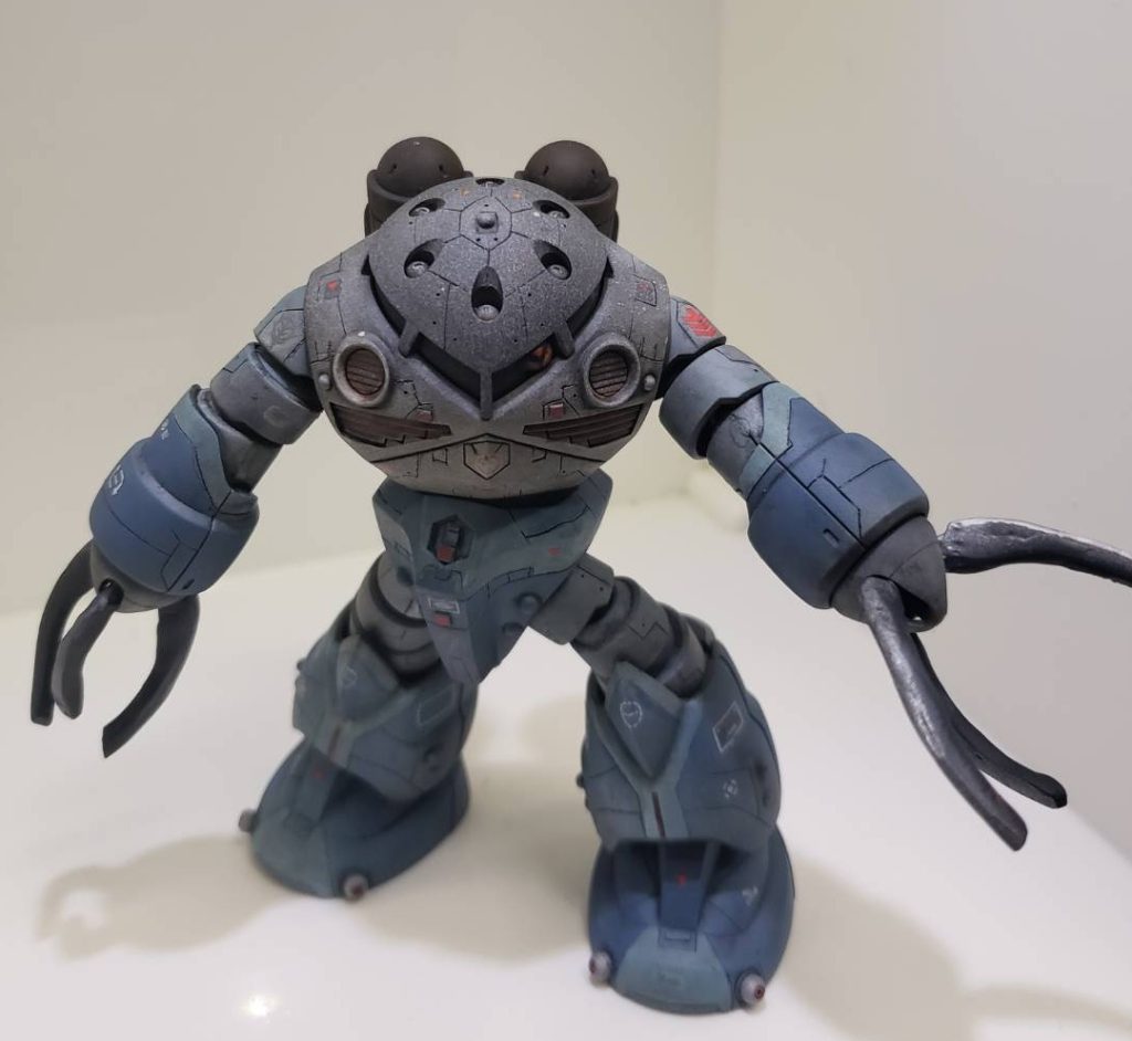 グレーのウォッシングで水垢を表現。