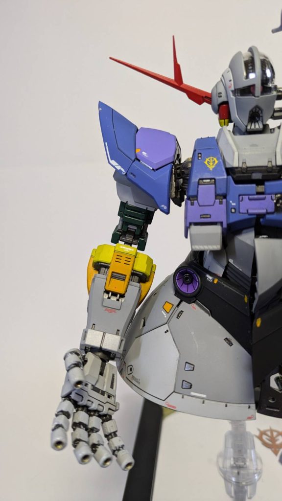 右半身。こちらは外装装着した状態で左半身との比較出来る感じにしました。