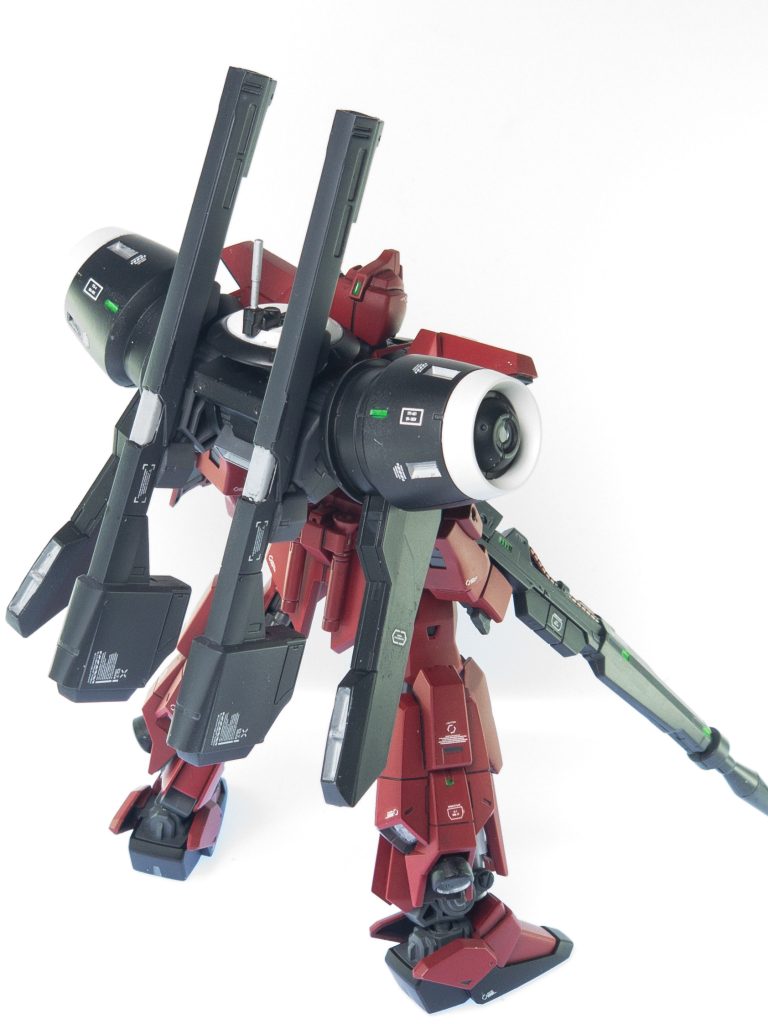 最初はグレーとオレンジで試作機感のある配色にしよう思っていましたが結局レッドとブラックに塗装。