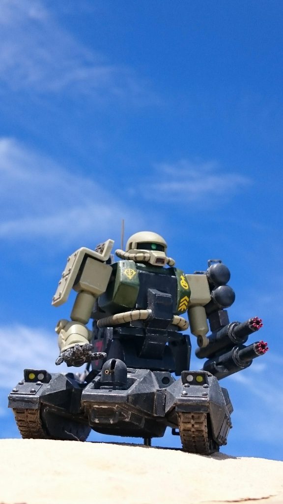 車体上部の３連機関砲からチェーンガンに変更。