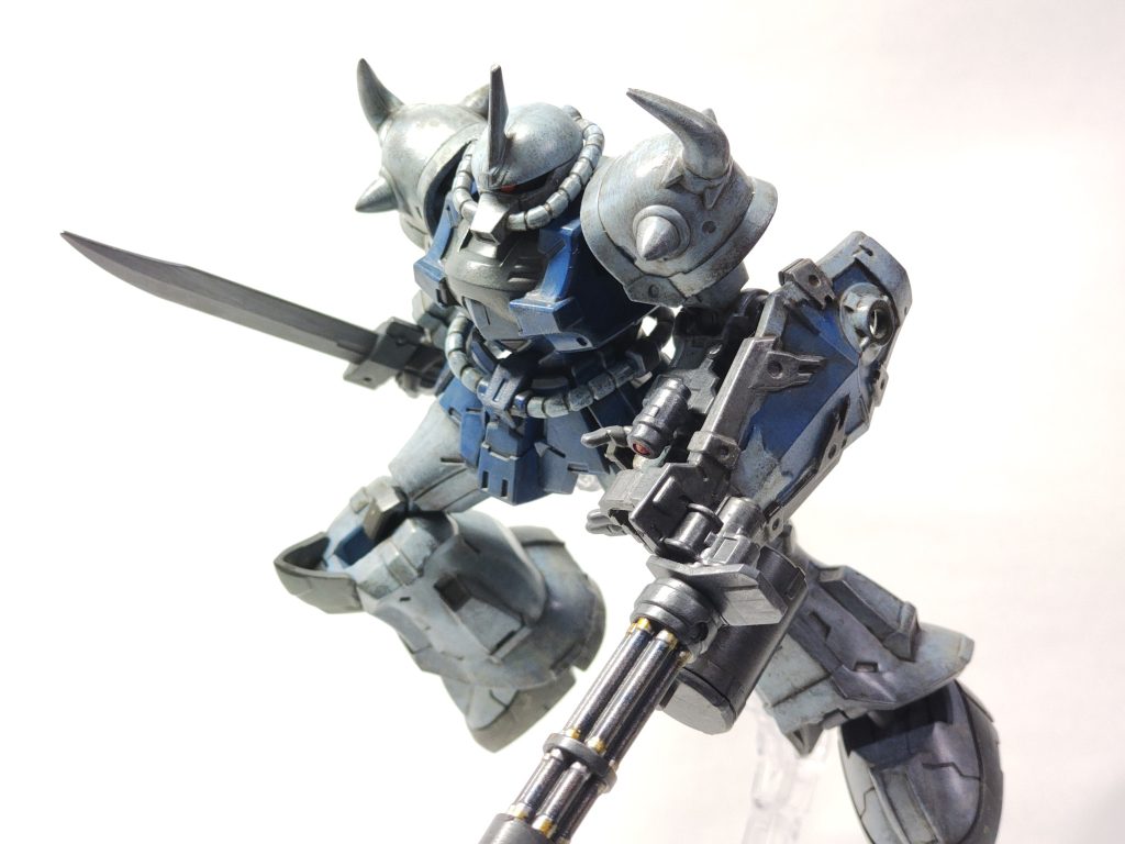 箱に載ってるポーズ。