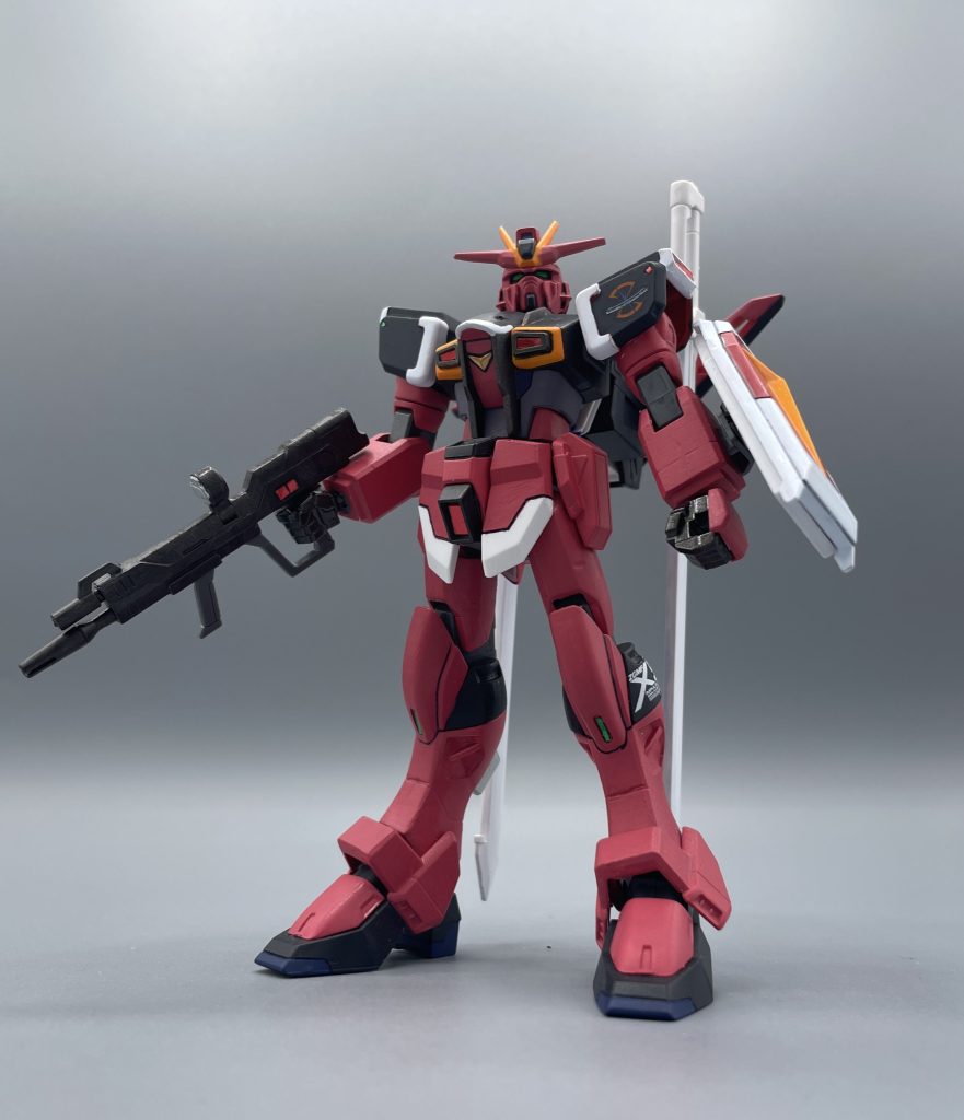 私だって！！　旧キットには煽り素立ちが決まります。最新のRGなどは勿論カッコいいですが、私は味のある旧キットの造形も大好物です。SEED FREEDOMなどの今のキットも、いつか野暮ったく見えたりするのかなぁ。それはそれで、ガンプラの進化が楽しみですね！✨　最後までご覧いただき、ありがとうございました(*^▽^*)