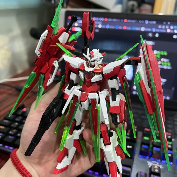 ダブルオークアンタフルセイバーのガンプラ作品一覧｜GUNSTA