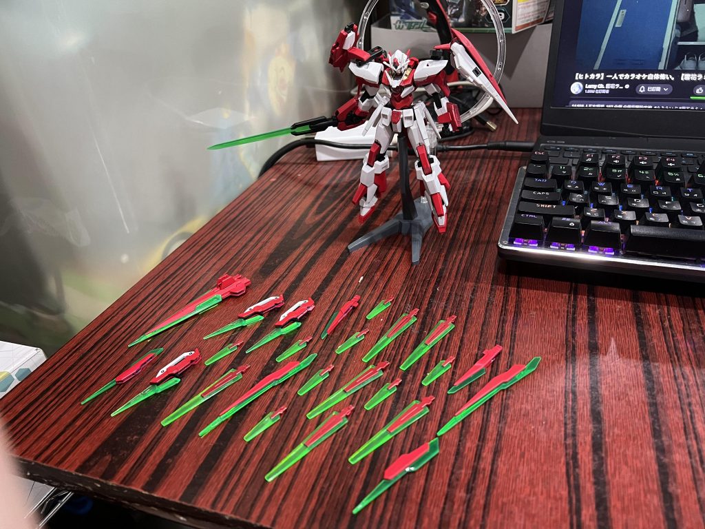 浮遊剣の数が充実しており、オリジナルのFS大剣でも撃ち出せる全浮遊劍的數量, 連本來FS的大劍也可以射出去The number of floating swords is full, even the original FS big sword can be shot out