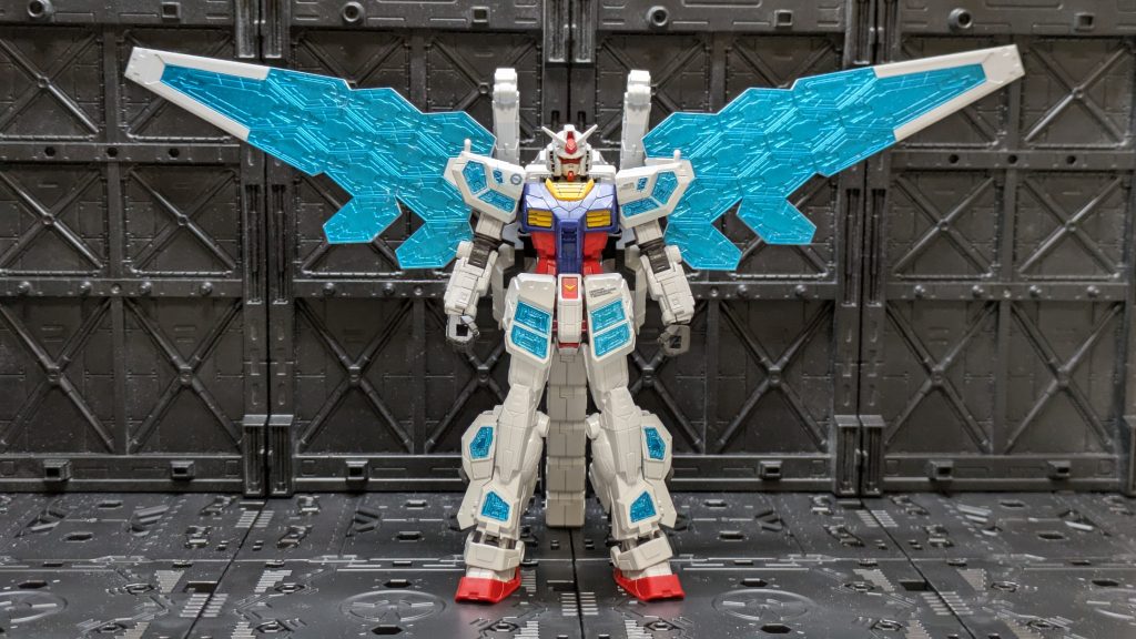 シールが破れた時はマジで「えーこれどうしよう」と思ったもんですが怪我の功名…おかげで一応部分塗装だけする結果となり、まぁ見せられるものになったかなと（ネタ的に）コスモメタブルー、良いですよ(笑)