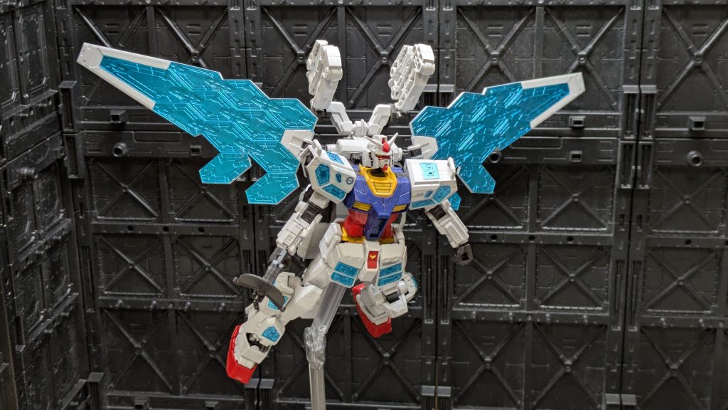 当初は付属シール貼るだけでサクッと完成！と思ってたんですが…最後の最後、羽根に貼る時に裏側に貼ってしまい(笑)剥がす時にシールが破れまして(笑)急遽ガンダムマーカーEXのコスモメタブルーを購入し、数ヶ月ぶりにガンダムマーカーエアブラシシステムで塗装(笑)お陰でシールの感じに負けない…いや、それよりいい感じに仕上がりました。（細かいところは直接ペン塗りもしてます）