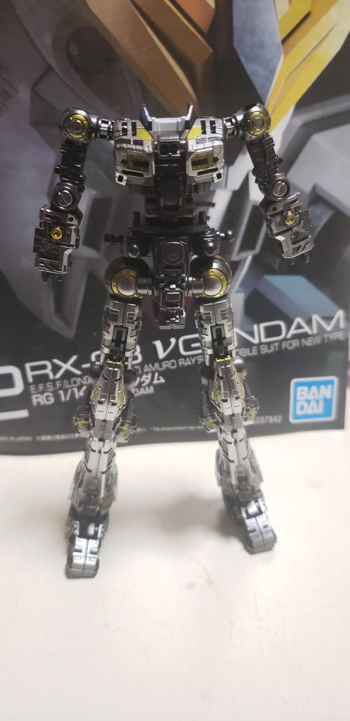 フレームも塗り分けましたマスキング地獄でした