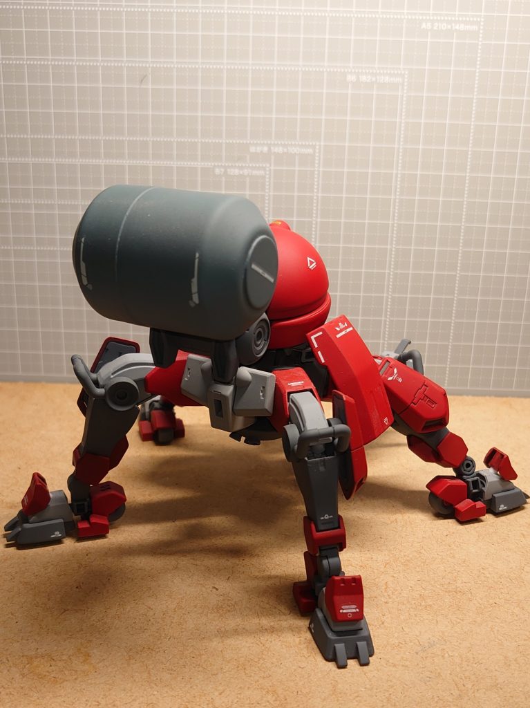 他機体のジャンクやら エッグチョコのカプセルを使用したりして雰囲気を出してみました(´ρ`)