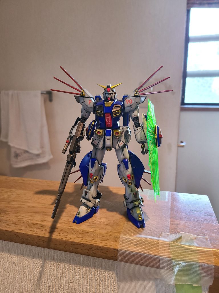 この放熱フィンがたまりません。グラデーション、黒いフィン、通常のビームライフルが、スーパーファミコンフォーミュラ戦記版の特徴!