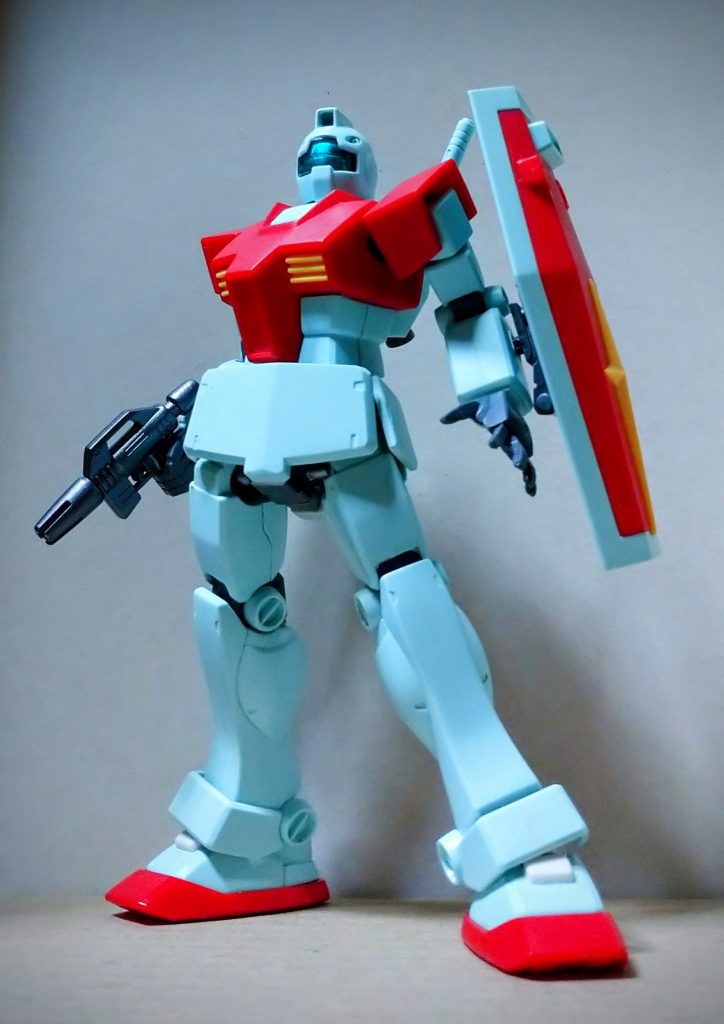 加工が終わり塗装前です。とは言え外装に手は加えて無いので仮組と違いが判りません。😅ジム「ようやく改修が終わったでござるな主殿」 ワイ「時間かかったねぇ~お疲れ様・・ってか何でサムライ的な言葉使いなの?」ジム「拙者、希望している塗装があるでござる。」ワイ「へぇ~そうなんだ。何か気に入った色でもあるの?」ジム「色ではござらん。拙者キャンディ塗装なるモノをして頂きたいでござる。」ワイ「・・・えっ(;´∀`)?」ジム「ツヤツヤテカテカでキズ一つ無いキャンディ塗装を所望いたす。」ワイ「・・・( ゜o゜)」 ジム「何回もクリアーを重ねてコンパウンドで磨くのでござる。」ワイ「・・・オッケー( ̄▽ ̄;)。とっ、とりあえず飴ちゃんでも舐めて待っててね。キャンディだけに・・なんてね~アハハ」ジム「レロレロ・・・完成が楽しみでござるな。ガッハッハッ。」ワイ(・・・許してくれジムはん・・・世の中には叶えられる事と叶えられない事があるんだよ・・・😢)