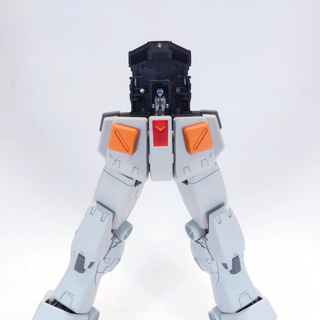 パイロットフィギュアはほとんど見えませんが一応塗装。コアファイターは気が向いたら作るかも。