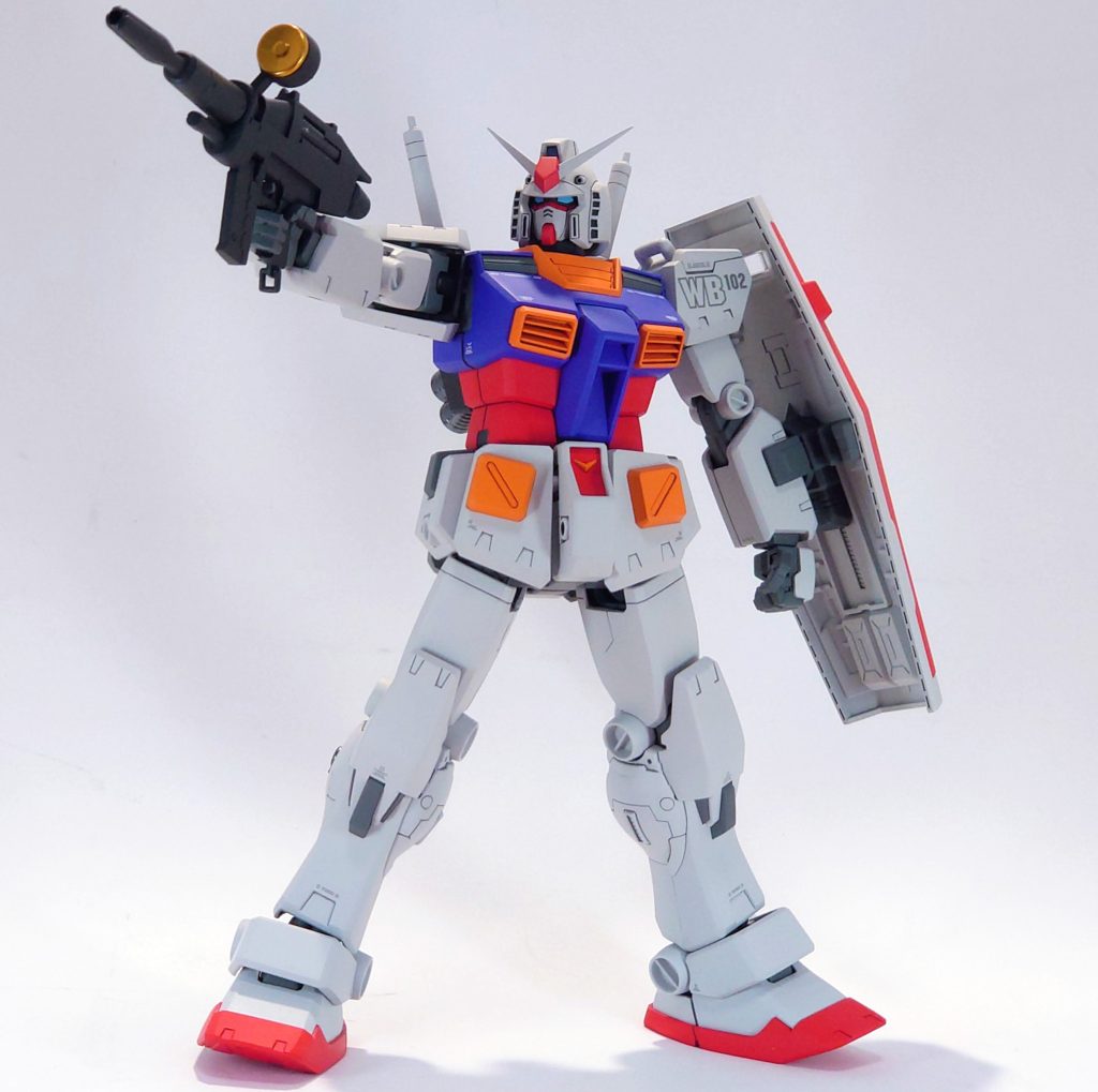 古いMGなので面出しに時間がかかりました。何気に今年初のガンプラ完成品です。