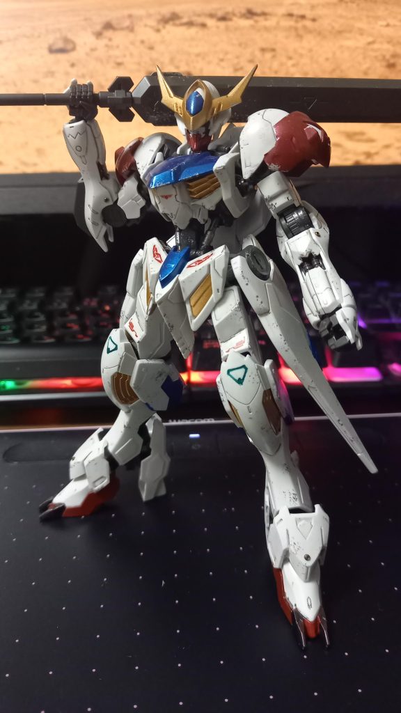 「汚しに挑戦するならバルバトスだな」と思ってたので、今回挑戦できてとても良かったです。これを機に、泥臭い感じのガンプラも組んでいきたいと思いました!